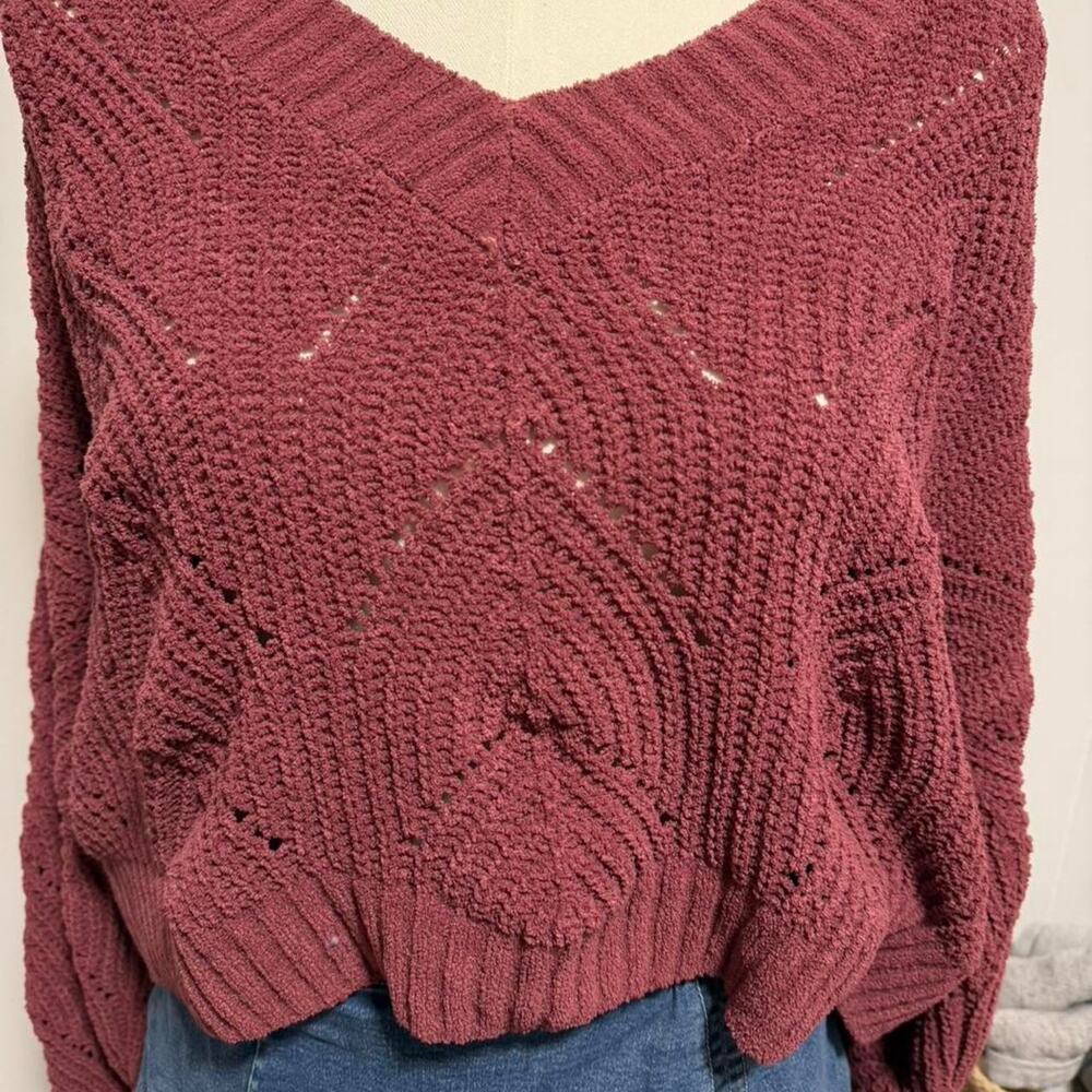 American Eagle burgundy sweater with chunky bubble sleeves size small - Picture 4 of 7